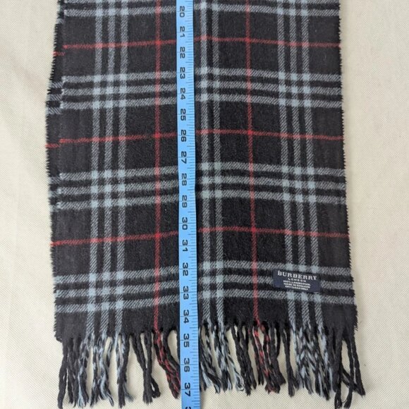 Burberry Unisex Lambswool Check Scarf Blue – Pre-Owned – Warm Designer Style. - Picture 6 of 7